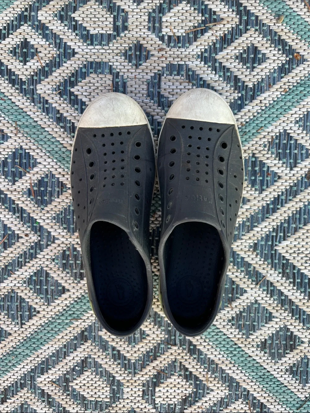 Native Kids Jefferson Water Shoes — Black with Green Lighting Bolt J2
